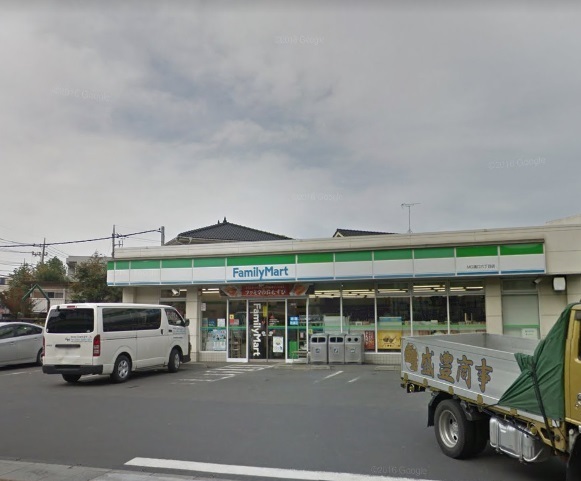 川崎市高津区久地1丁目のアパート(ファミリーマートMG溝口六丁目店)
