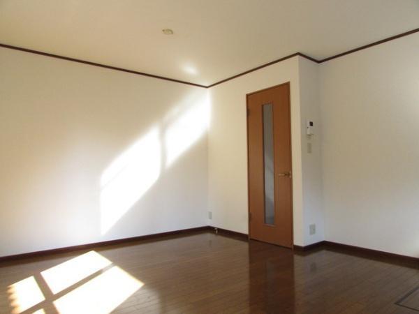 川崎市高津区久末のテラスハウス