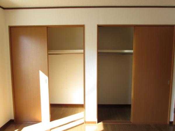 川崎市高津区久末のテラスハウス