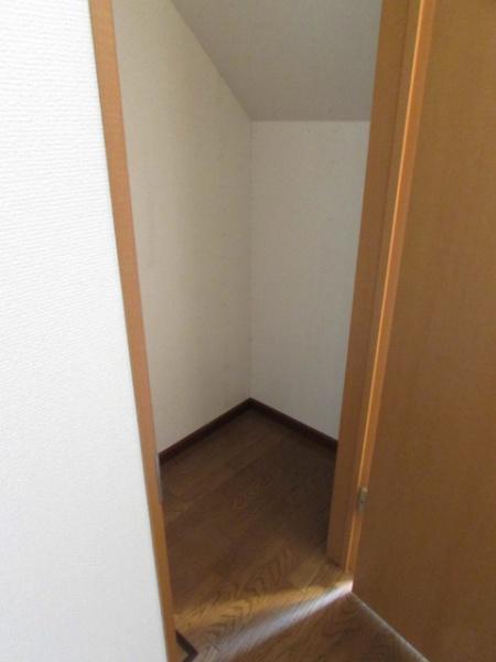 川崎市高津区久末のテラスハウス