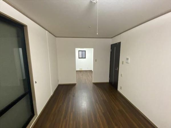 南幸町３丁目貸家