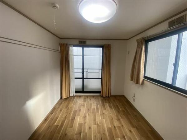 南幸町３丁目貸家