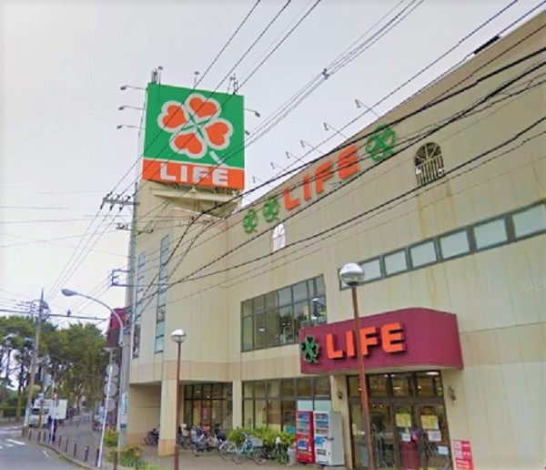 ソワレーヌA(ライフ東有馬店)