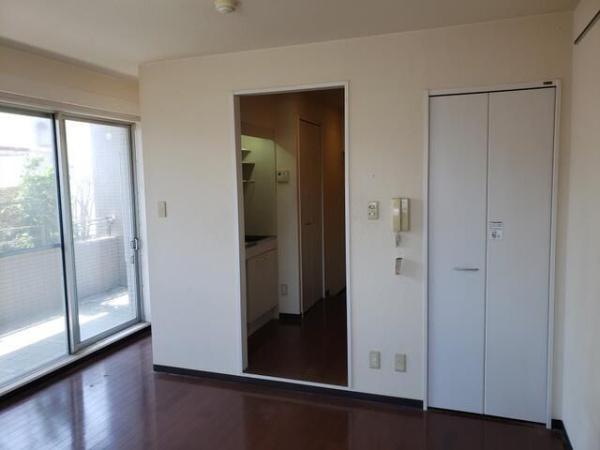 川崎市高津区久本３丁目のマンション