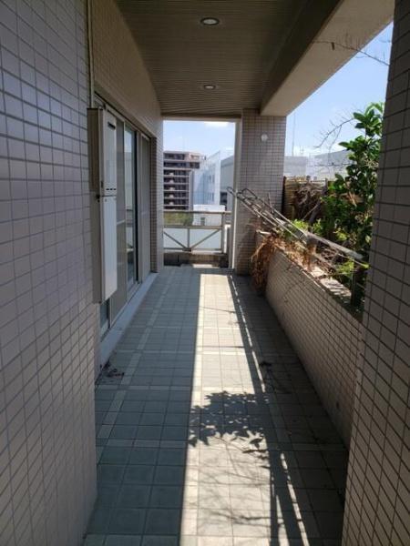 川崎市高津区久本３丁目のマンション