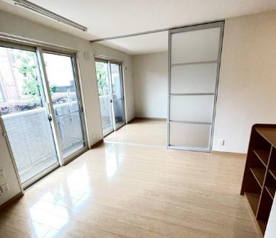 Ｒｉｃｈｅｓｓｅ　Ｄｗｅｌｌ　溝の口