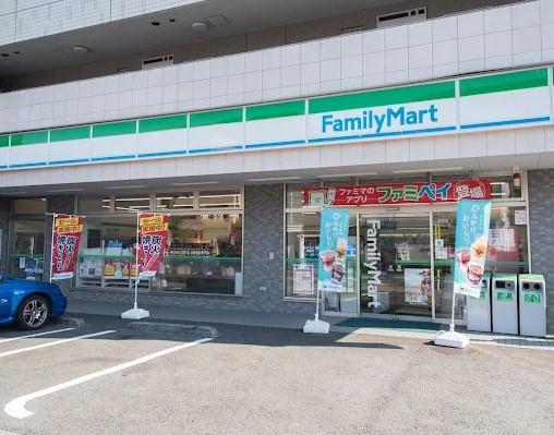 クレストヒル(ファミリーマート鶴川駅西店)