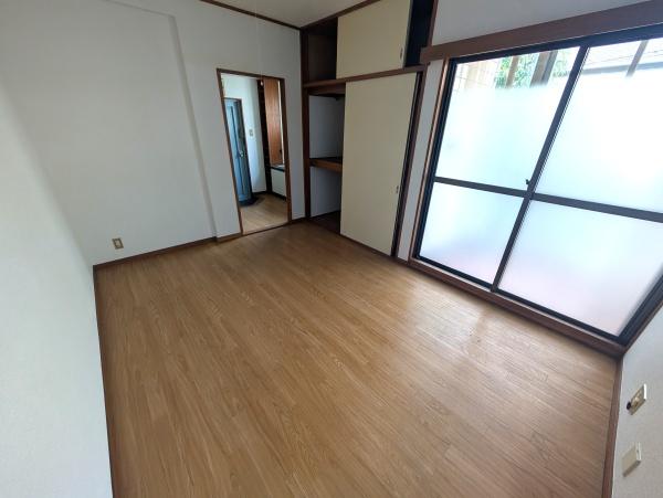 クィーンホームズ