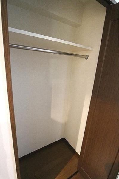 グリフィン新横浜・六番館
