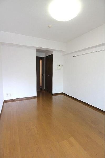 グリフィン新横浜・六番館