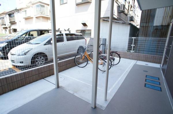 川崎市高津区新作４丁目のマンション