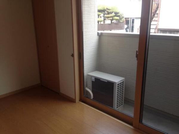 川崎市中原区新城５丁目のアパート