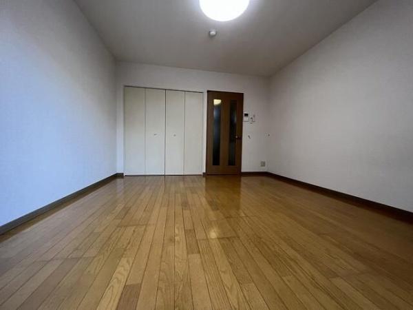川崎市中原区下小田中４丁目のマンション