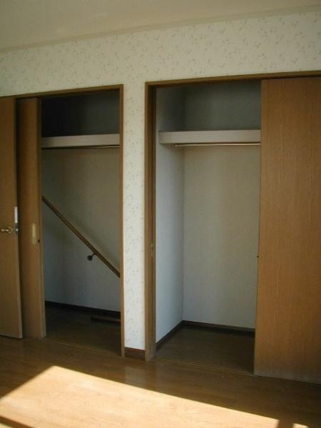 川崎市高津区新作１丁目のテラスハウス