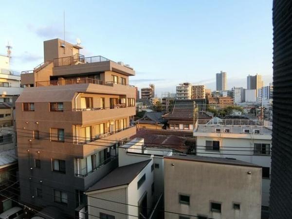 横浜市神奈川区東神奈川１丁目のマンション