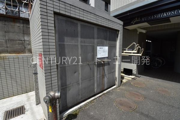 川崎市中原区新丸子町のマンション