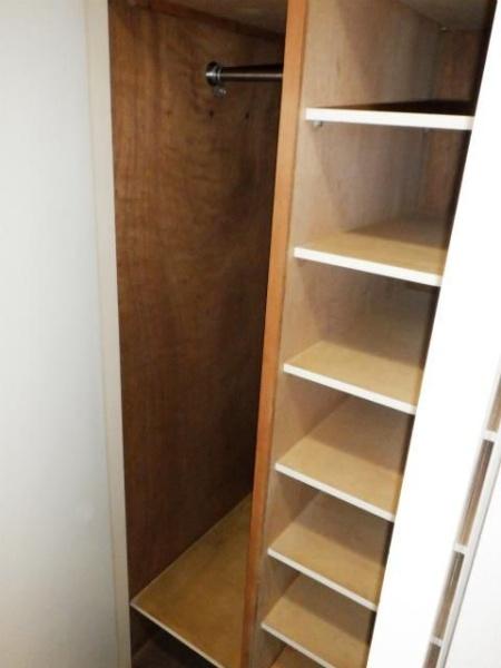 川崎市幸区中幸町4丁目のマンション(収納)