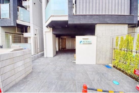 横浜市神奈川区東神奈川１丁目のマンション
