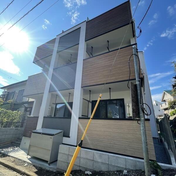 横浜市神奈川区六角橋１丁目のアパート