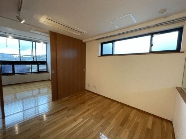 横浜市神奈川区六角橋１丁目のマンション