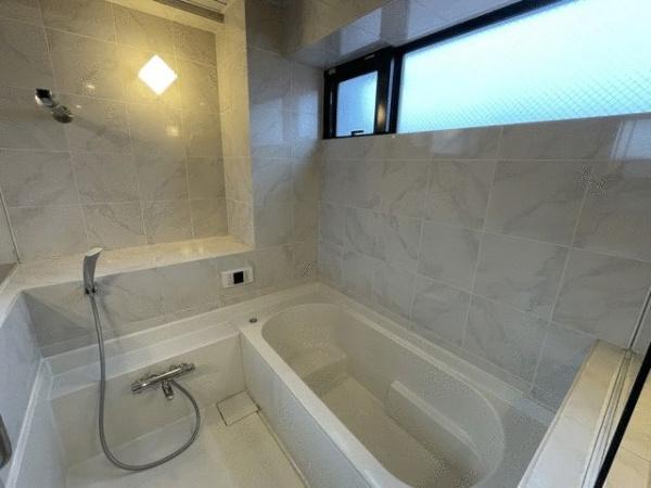 横浜市神奈川区六角橋１丁目のマンション