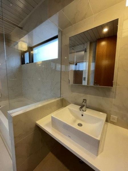 横浜市神奈川区六角橋１丁目のマンション