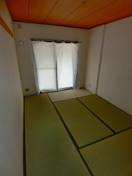 ベルヴィ新城