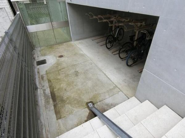 渋谷区神宮前３丁目のマンション