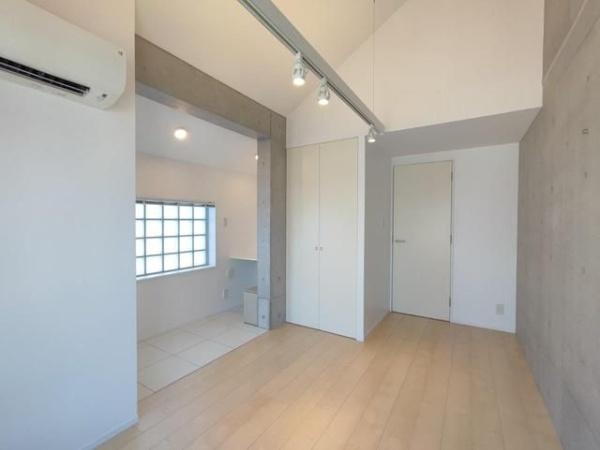 渋谷区神宮前３丁目のマンション