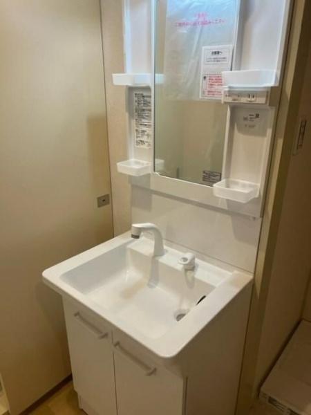 横浜市鶴見区鶴見中央4丁目のマンション(洗面台・洗面所)