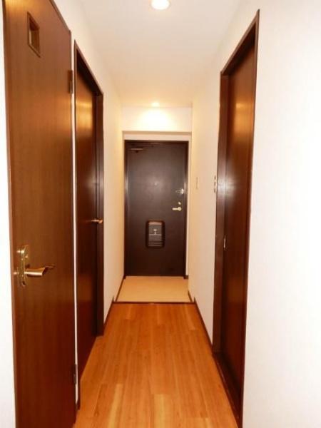 横浜市鶴見区栄町通1丁目のマンション(玄関)