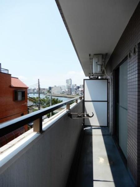 横浜市鶴見区栄町通1丁目のマンション(バルコニー)