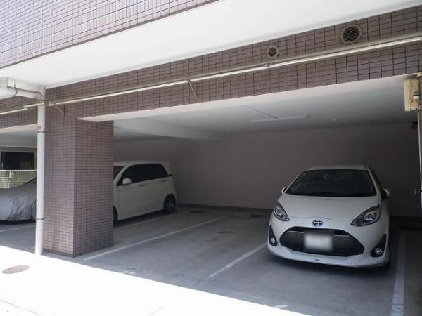 横浜市鶴見区栄町通1丁目のマンション(駐車場)