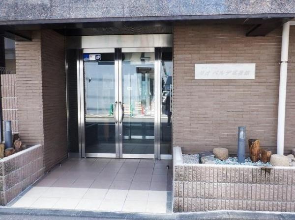 横浜市鶴見区鶴見中央4丁目のマンション(エントランス)
