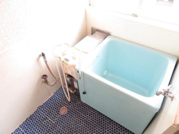 横浜市神奈川区子安通１丁目のアパート