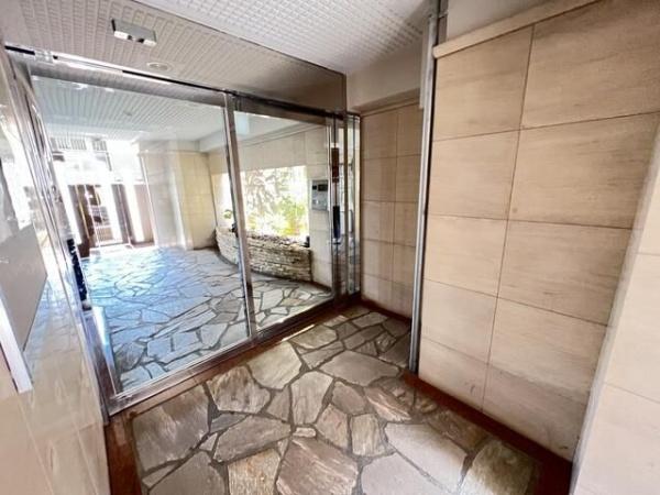 エスコート都立大学(エントランス)