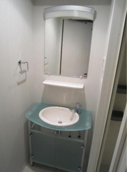 横浜市港北区新横浜1丁目のマンション(洗面台・洗面所)