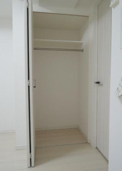 横浜市港北区新横浜1丁目のマンション(収納)