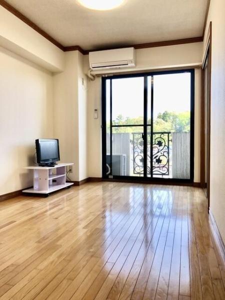 川崎市多摩区西生田2丁目のマンション(リビング)