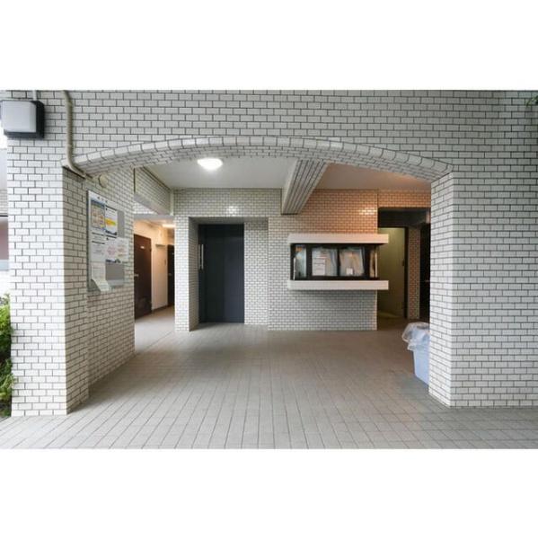 川崎市中原区下小田中4丁目のマンション(エントランス)