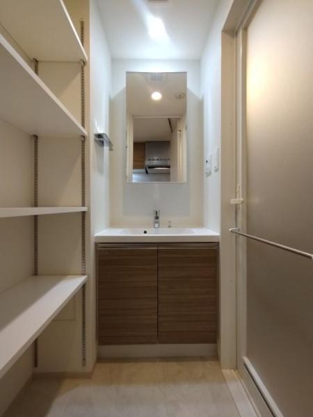 川崎市幸区中幸町３丁目のマンション