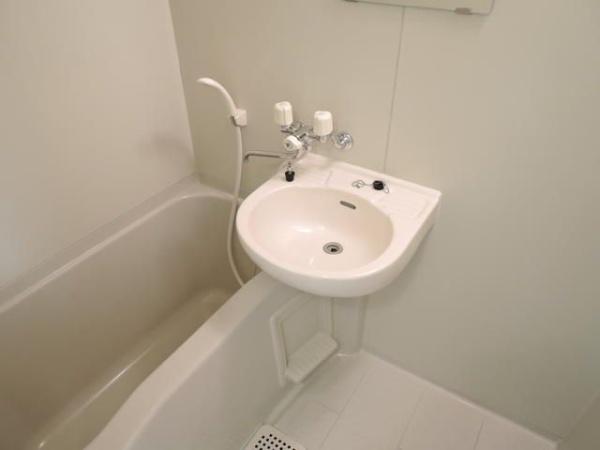 目黒区緑が丘3丁目のアパート(バス)