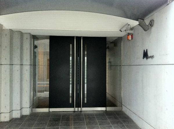 川崎市高津区溝口3丁目のマンション(エントランス)