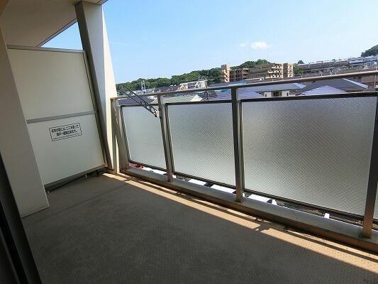 横浜市港北区樽町1丁目のマンション(バルコニー)