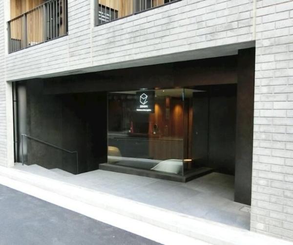 横浜市中区宮川町3丁目のマンション(エントランス)