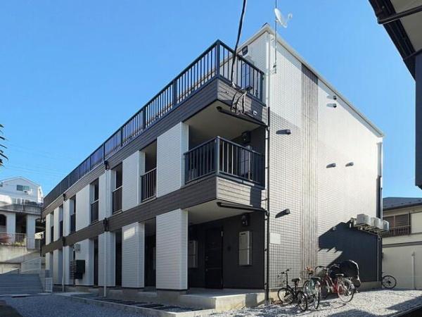 横浜市神奈川区栗田谷のアパート