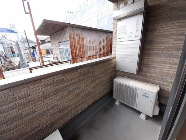 川崎市高津区千年のアパート(バルコニー)
