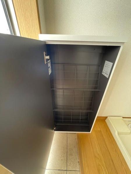 川崎市幸区小向仲野町のアパート(収納)