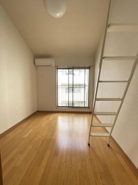 川崎市幸区小向仲野町のアパート(リビング)