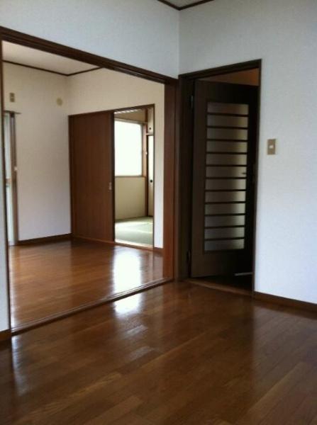 横浜市港北区高田東4丁目のアパート(リビング)